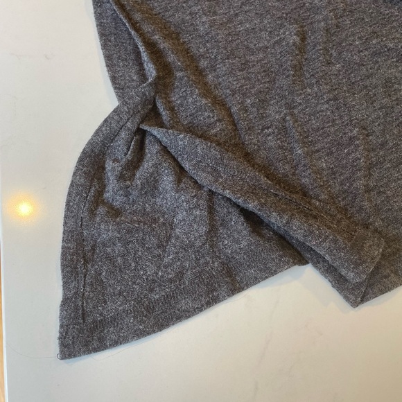 Long sleeved Roots Top - Picture 3 of 4